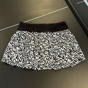 Pace Rival Skirt II (Regular)
Color: Brushed Animal White Black / Black
